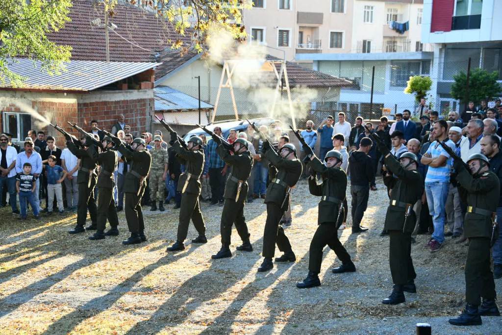 Samsun şehidini uğurladı